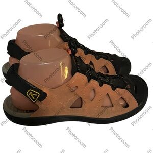 Keen Salmon Suede Sandals Sz 8
